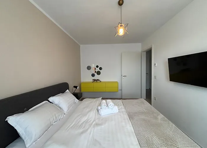 Apartment 4friendscoresibrasov H *